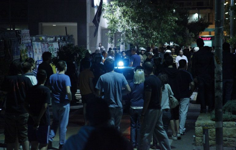 Αγριο ξύλο! Συμπλοκή Αλβανών με στρατιώτες στο κέντρο της Σπάρτης – Τρεις τραυματίες